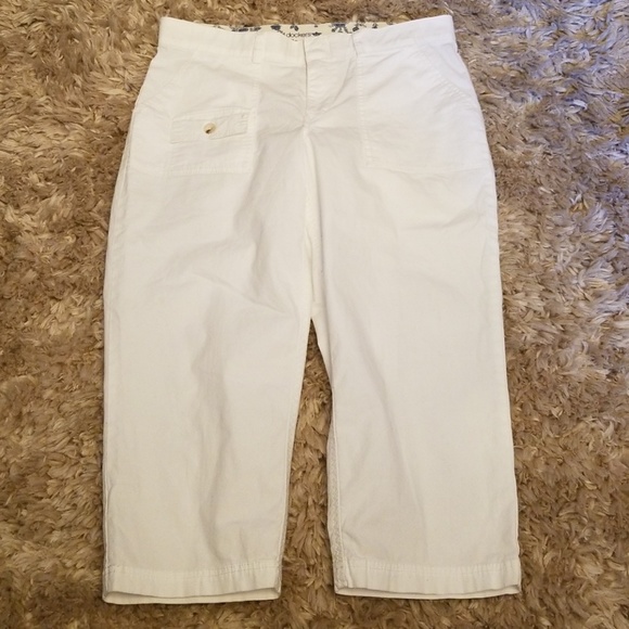 5/$20 DOCKERS WHITE 5 POCKET CAPRIS - Picture 2 of 5